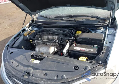 2015 Chrysler 200 Limited из США, поврежденный, VIN 1C3CCCAB4FN701632